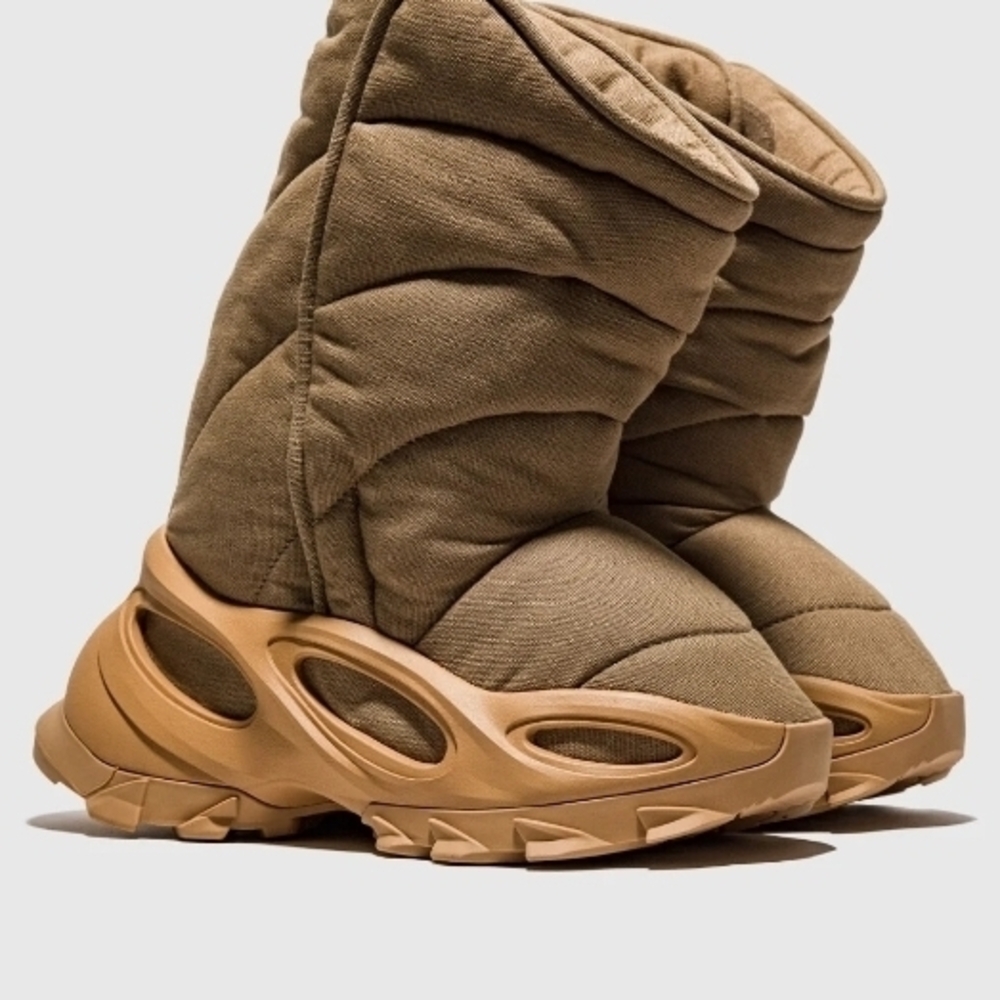 🔥 ​🔥 Knit RNR Boot Sulfur - Women’s 9.5 / Men’s 7.5 - Brand NIB ON HOLD